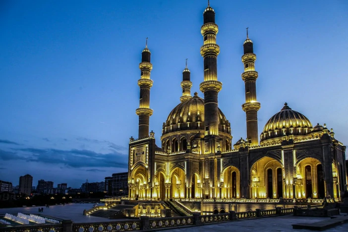 مسجد حيدر باكو - المناطق السياحية في باكو